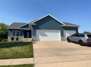 700 Willow Ct, Solon, IA 52333
