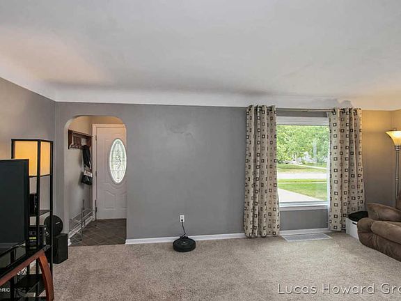 5th image of 924 Cricklewood St SW