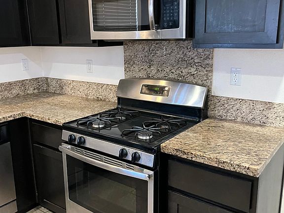 3rd image of 6954 Stanza Ct