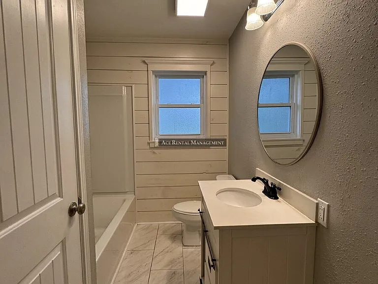 2704 Avenue N — Photo 11