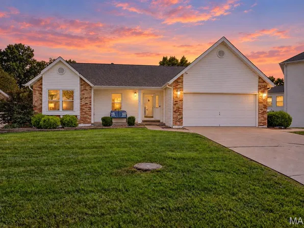 2335 Federalist Pl, O'Fallon, MO 63368