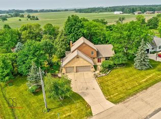 702 N 2409th Rd, Seneca, IL 61360