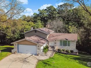 423 Hillview Ct, Lemont, IL 60439