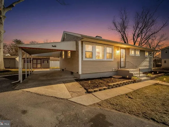 6 Circle Dr, Reading, PA 19606