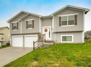 18909 E Lynchburg Pl, Independence, MO 64058