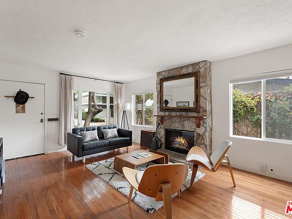 5th image of 8885 Carson St