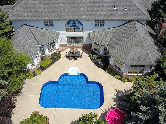 4th image of 10640 Mount Royal Dr