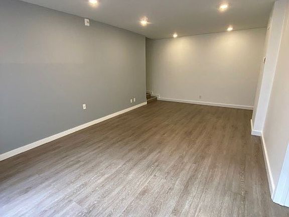 5th image of 140 Dolores St #106