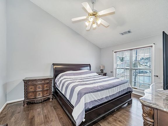 4th image of 330 Victoria Station Blvd