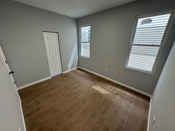 5th image of 75 N Munn Ave #2B