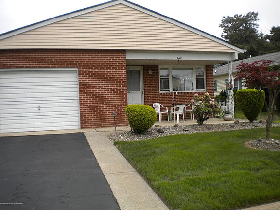2nd image of 8 Palermo Ct