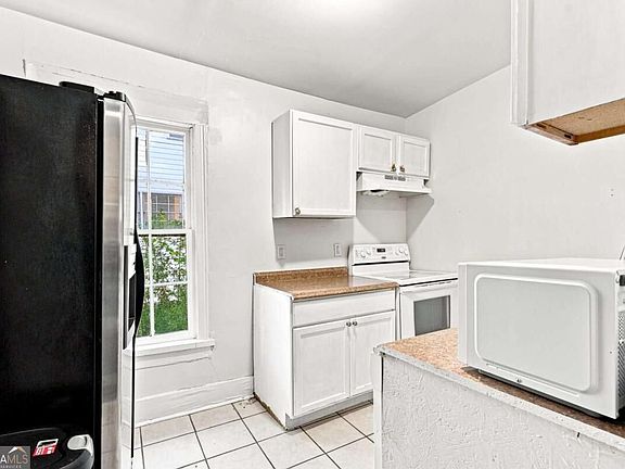 4th image of 1059 Hampton St NW