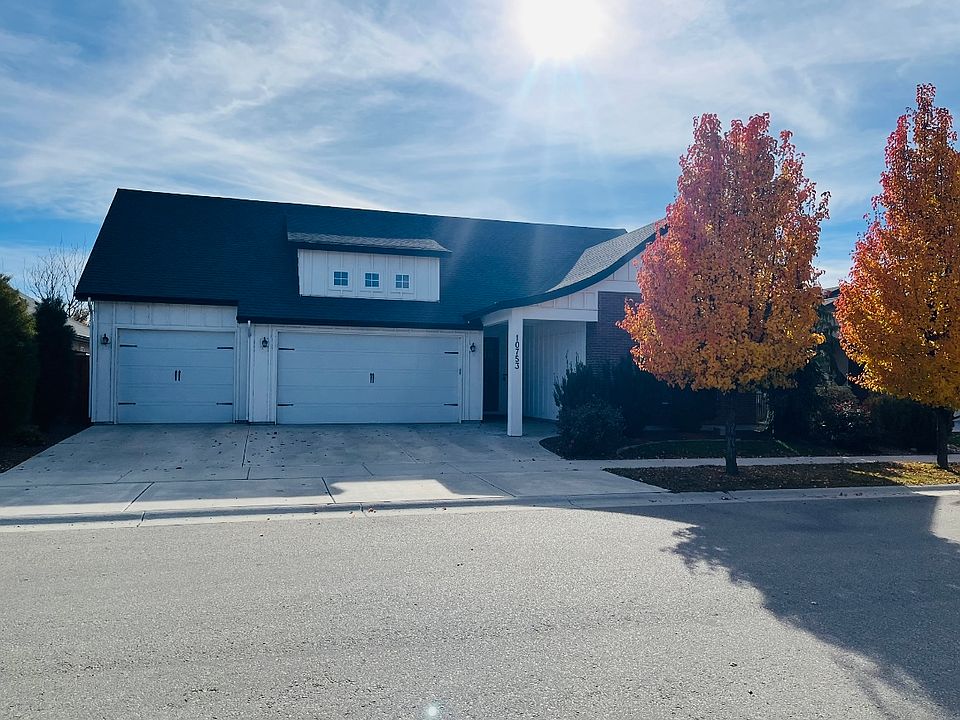 2nd image of 10753 W Mossywood Dr