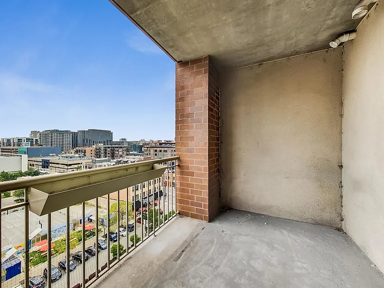 720 W Randolph St #1003 — Photo 8