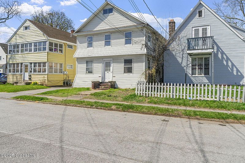 3rd image of 230 2nd Street