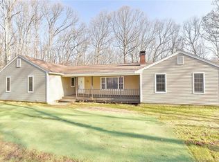 121 Edstrom Rd, Marlborough, CT 06447