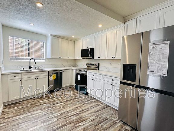 3rd image of 301 San Elijo St