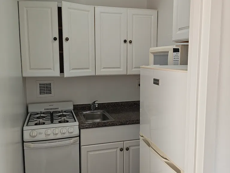 1021 Arlington Blvd #1101 — Photo 3
