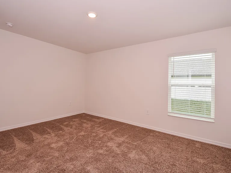 189 Blackstone Dr — Photo 12
