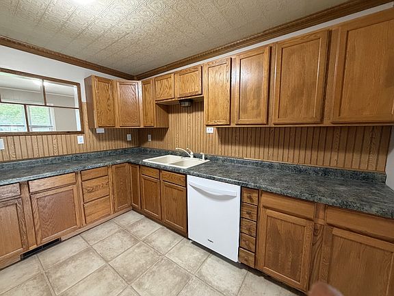 5th image of 1165 Roselawn Dr