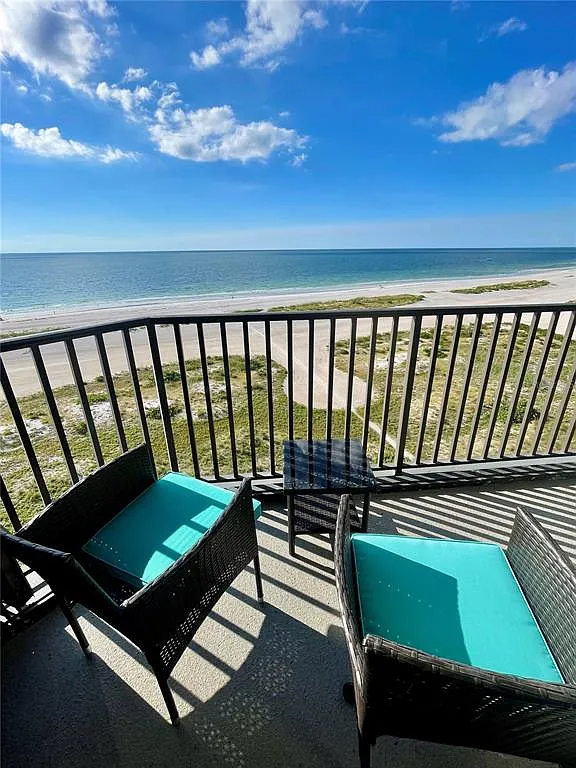 2 bed, 2.0 bath, 1152 sqft, $6,500 — Photo 1