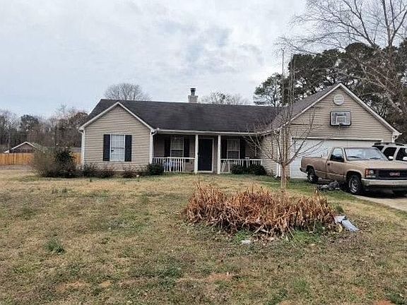 3rd image of 711 Cloverdale Dr