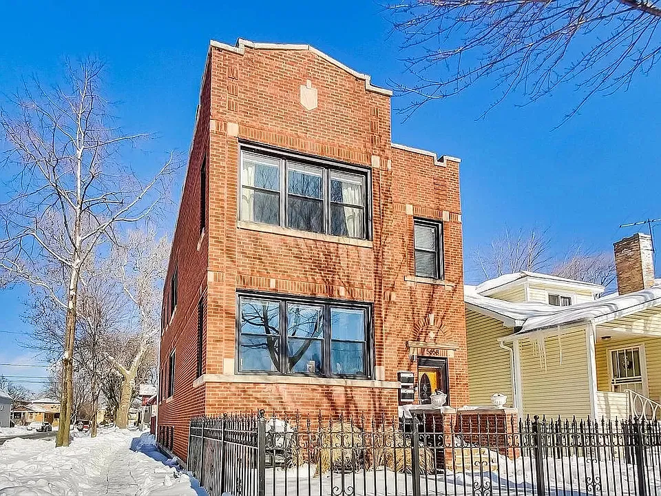 5658 W Leland Ave #G