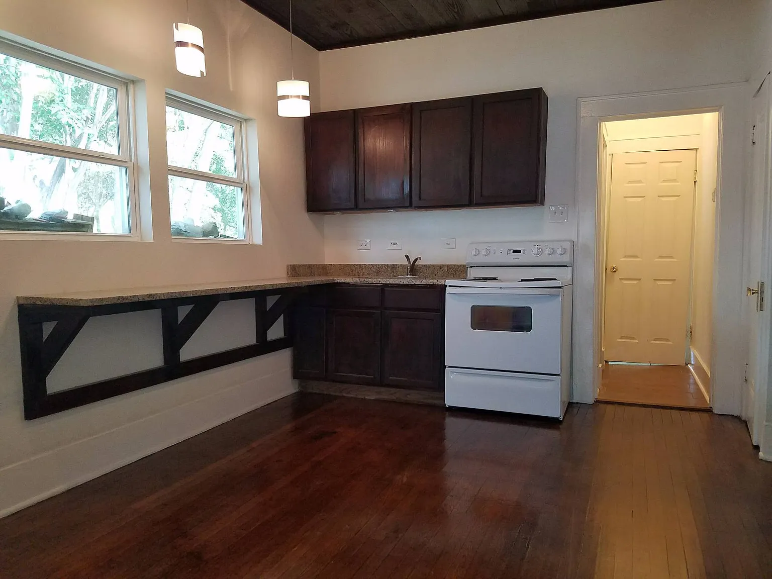 1 bed, 1199 sqft, $995 — Photo 4
