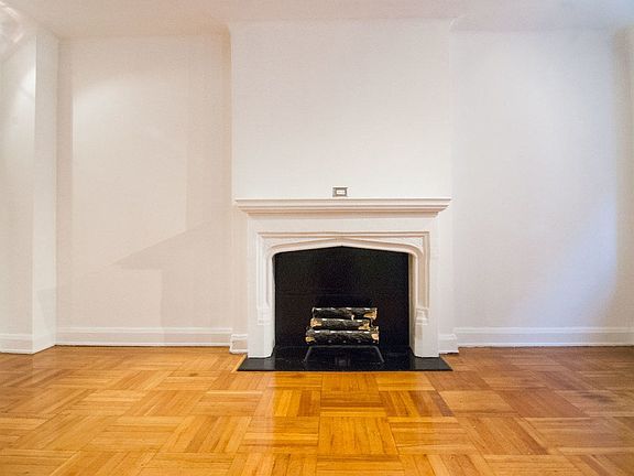 4th image of 150 W 58th St APT 6B