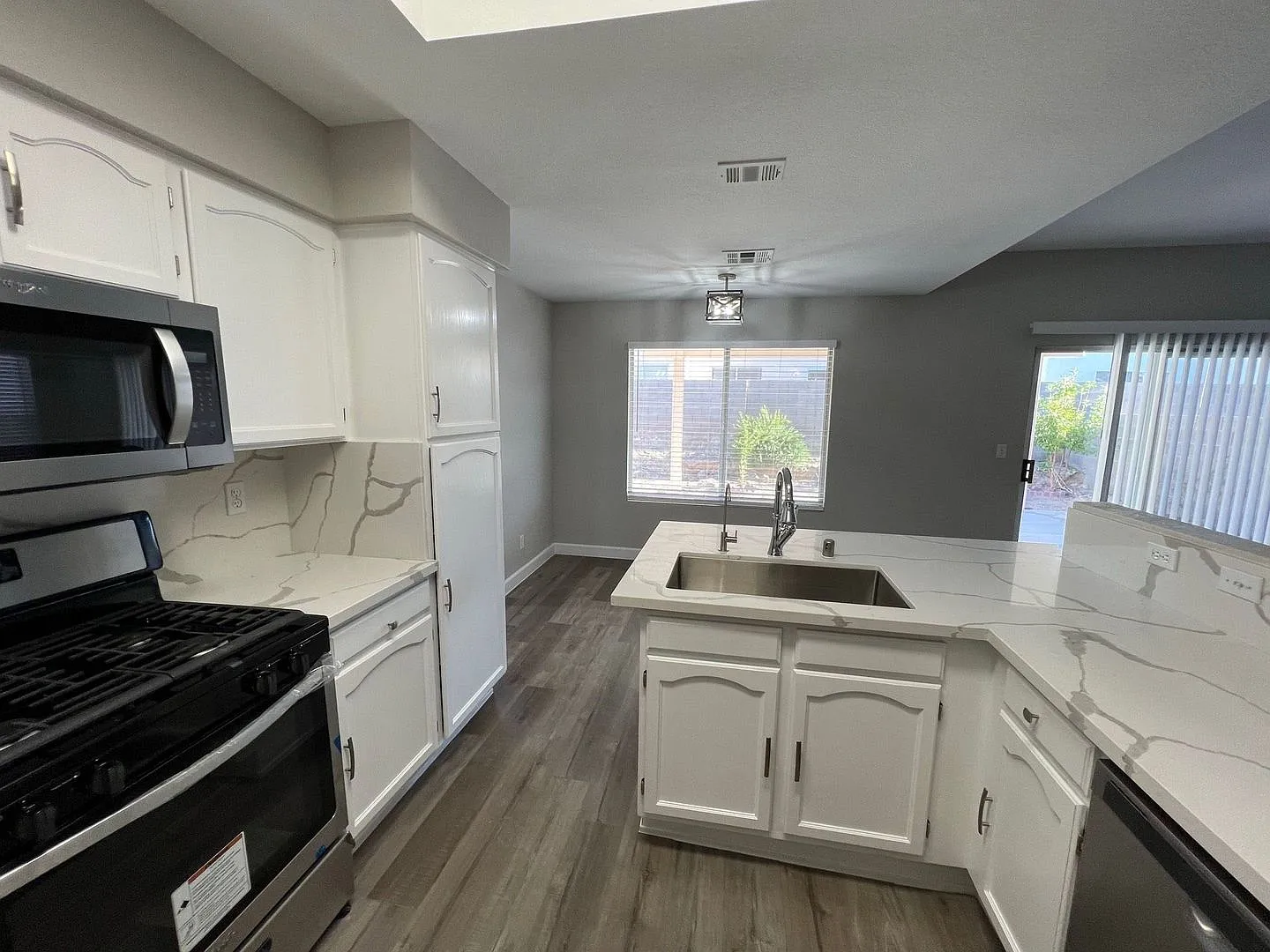 Newly Remodeled - Henderson — Photo 2