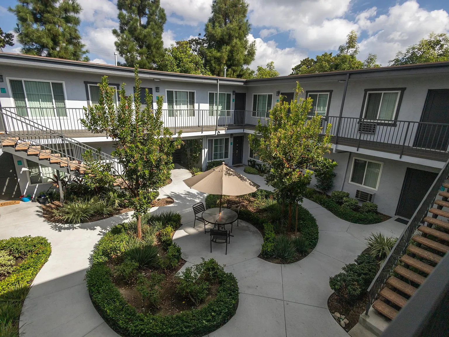Magnolia Tree Apartments — Photo 4