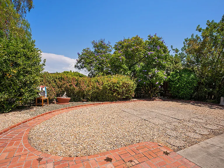5039 Campanile Dr — Photo 20