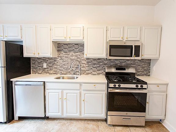 2nd image of 30 S Munn Ave #15BATHS