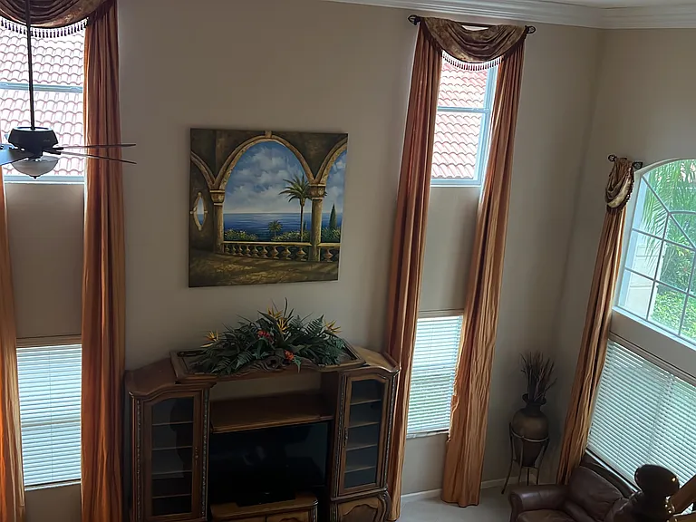 6914 Aliso Ave — Photo 2