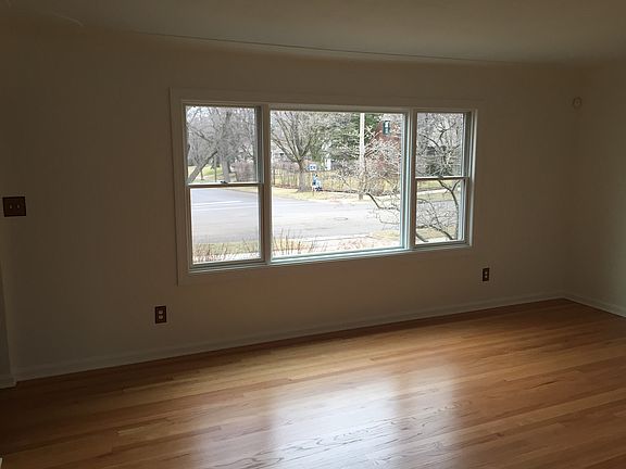 5th image of 937 Sunnyside Blvd