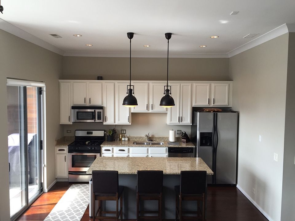 1st image of 1721 N Western Ave APT 3