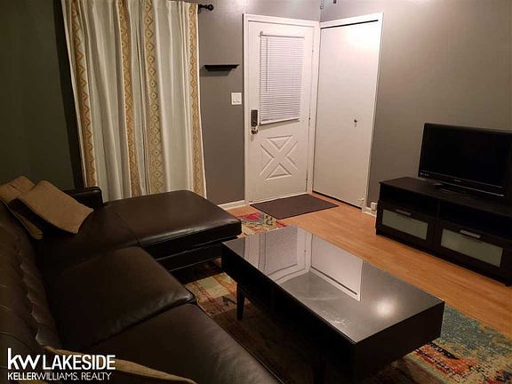 4th image of 20851 Flora St #16