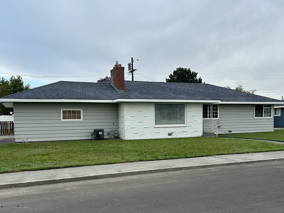 820 W Juniper Ave