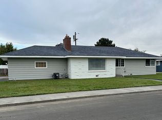820 W Juniper Ave, Hermiston, OR 97838