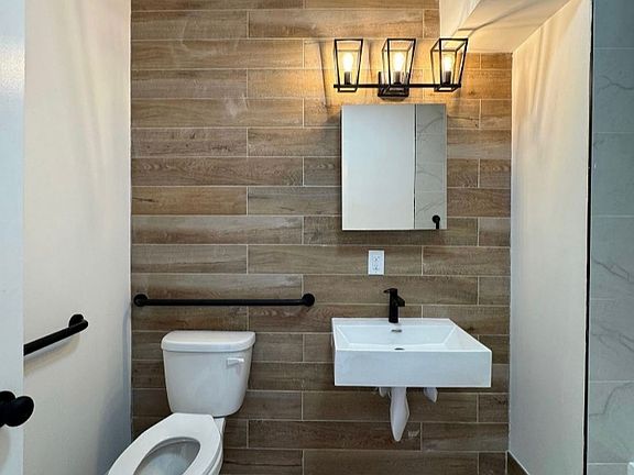 5th image of 12 Thomas St #2L