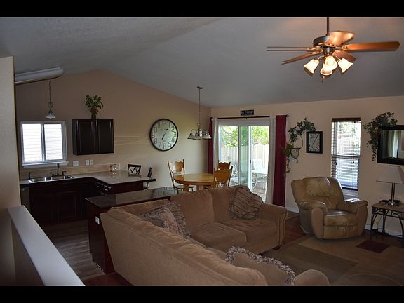 3rd image of 2521 Port St