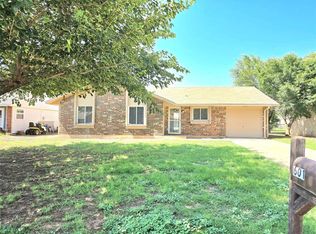 601 Mercury St, Altus, OK 73521