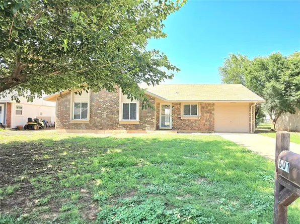 601 Mercury St, Altus, OK 73521