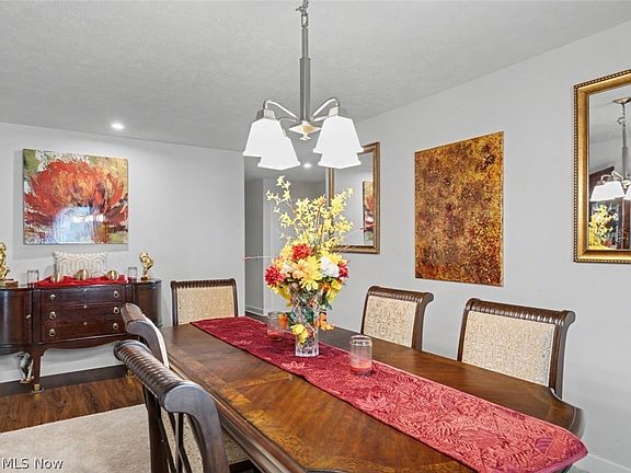 4th image of 346 Lakewick Ln