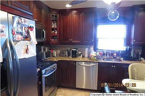 3rd image of 465 Ogorman Ave