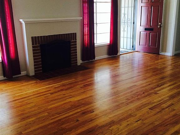 2nd image of 1525 Holly Dr