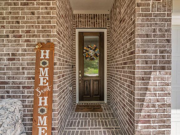 3rd image of 222 Elianne Lace Ct