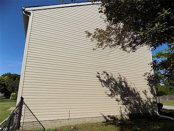 5th image of 12479 Farley Dr