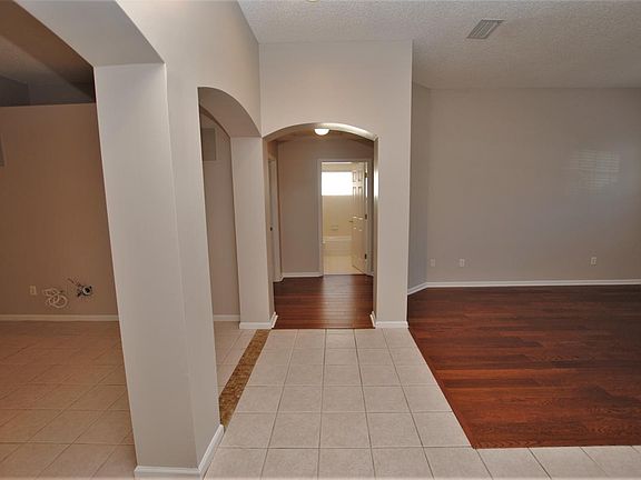 4th image of 13972 Spoonbill St N