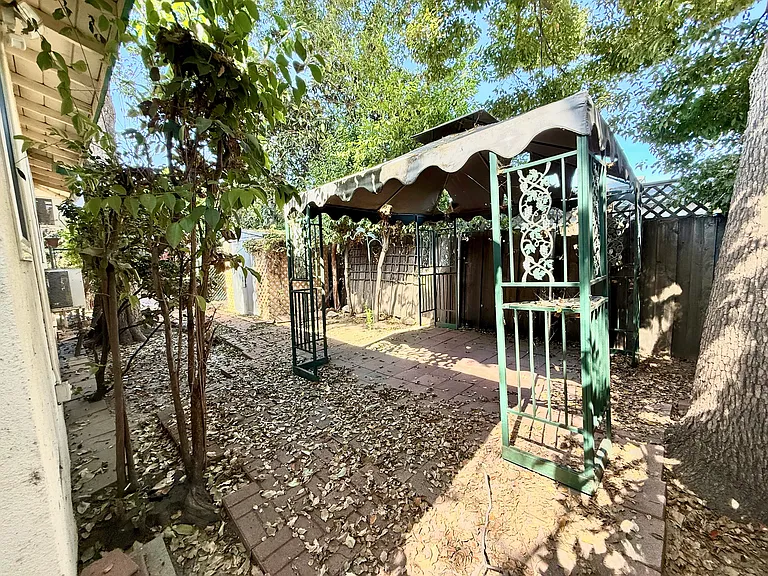 Daines Dr — Photo 9